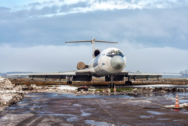 АН 32 самолет КРАСАВИА