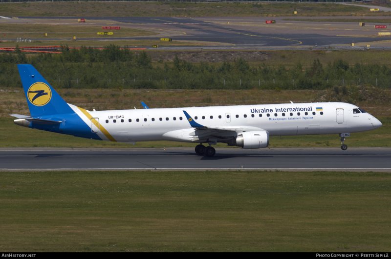 Embraer 170 Cabin