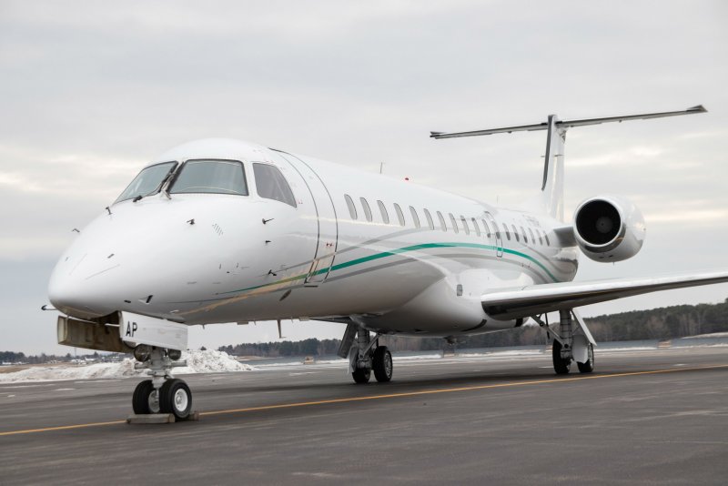 EMB 175 самолет