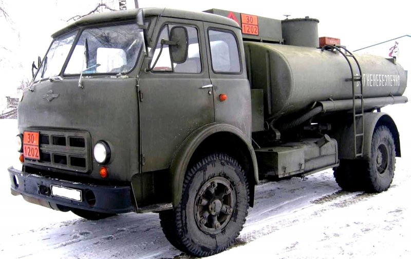МАЗ 500 топливозаправщик