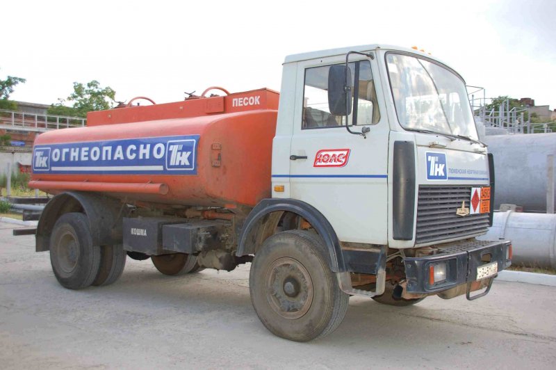 МАЗ 5337 топливозаправщик