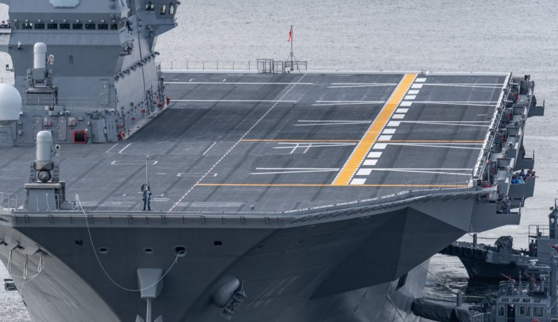 USMC F-35b aboard Japan’s Helicopter Carrier js Izumo