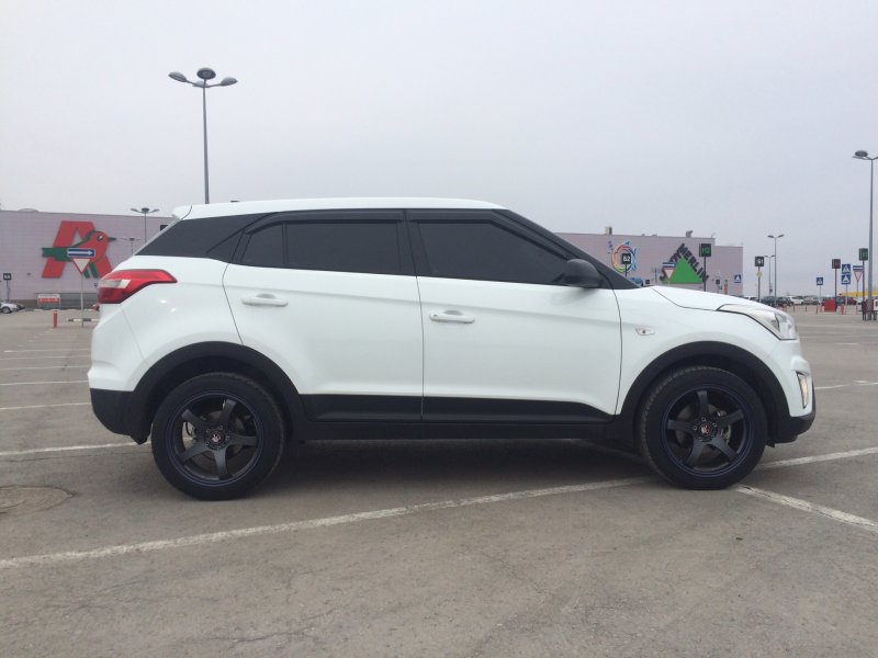 Hyundai Creta белая с черной крышей