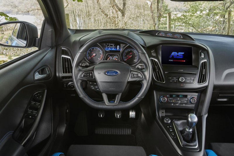 Ford Focus RS 2019 салон