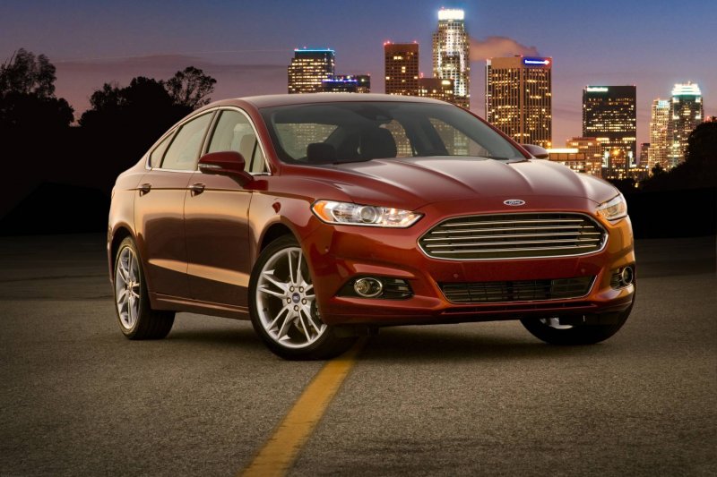 Ford Fusion седан 2013