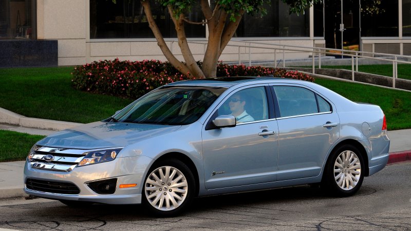 Ford Fusion 2010 седан