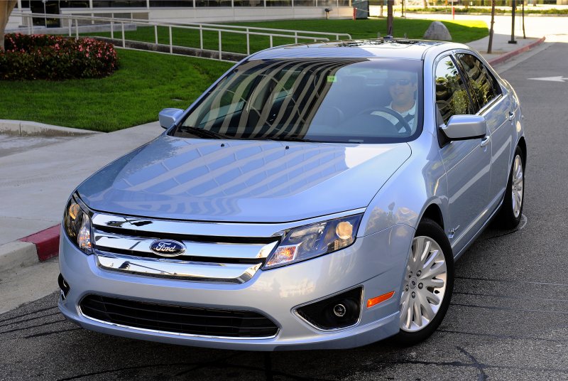 Ford Fusion Hybrid 2010