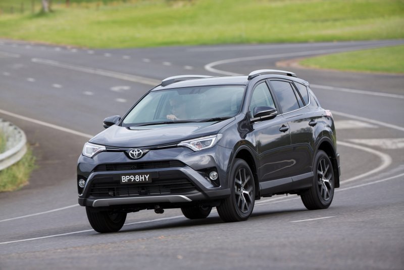 Toyota рав 4 2015