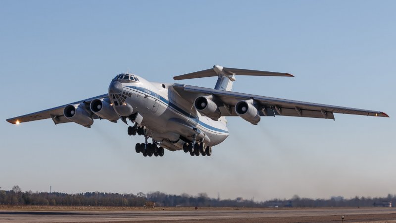 Военный транспортный самолет ил 76