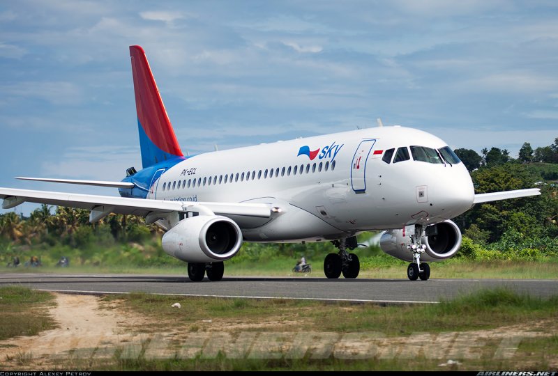 CITYJET SSJ-100