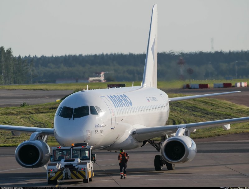 Sukhoi Superjet 100-95
