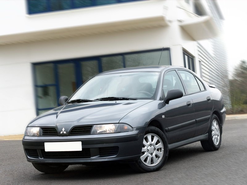 Mitsubishi Carisma хэтчбек