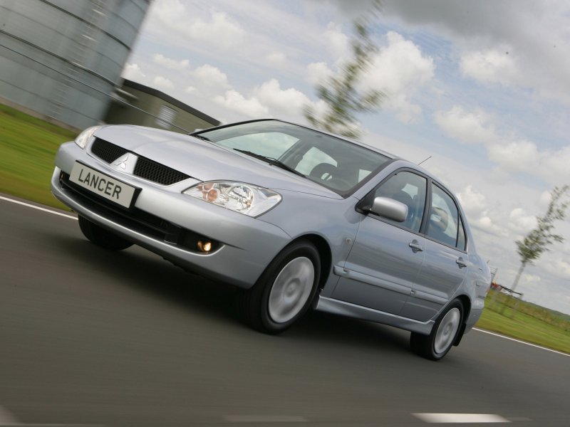 Mitsubishi Lancer старый
