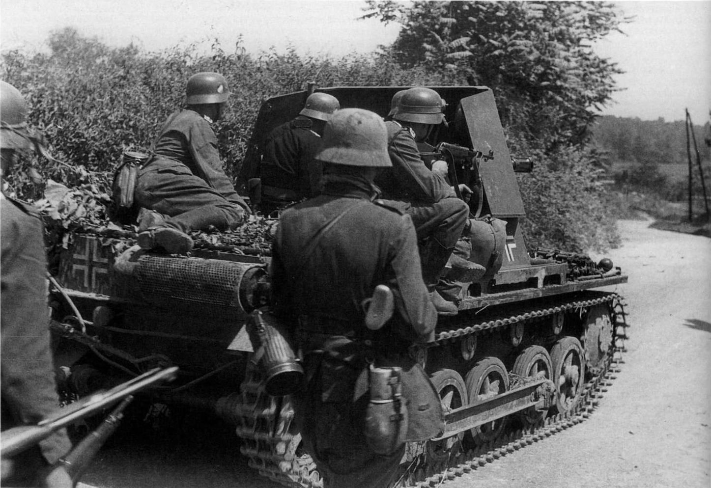 Фашистская техника. Panzerjäger i Франция 1940. САУ-47мм вермахта. 36 Моторизованная дивизия вермахта. Панцерягер 4 САУ.