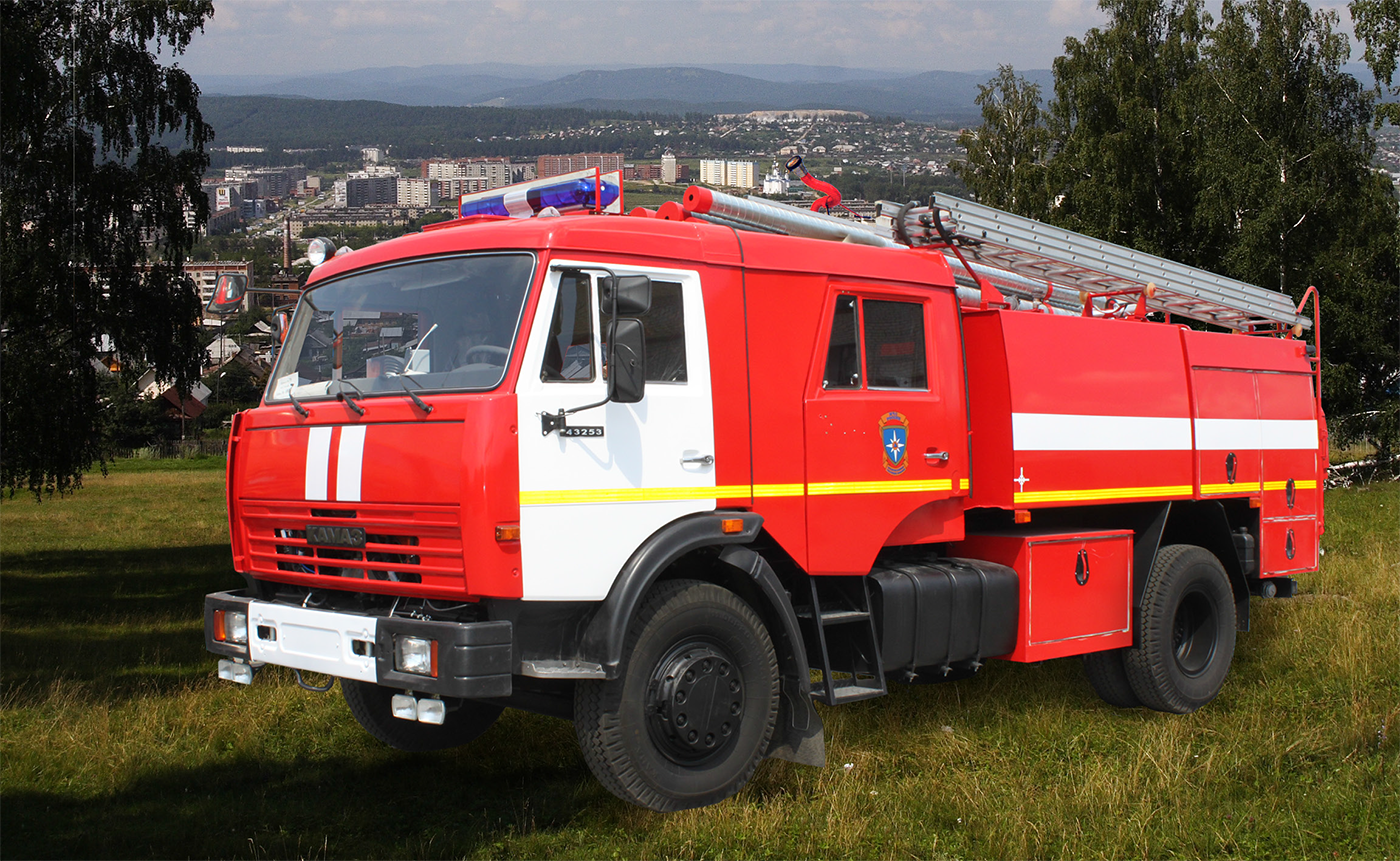Пожарная автоцистерна пожарные автомобили. Пожарный КАМАЗ 43253. Пожарная машина КАМАЗ 43253. Пожарная автоцистерна КАМАЗ. Пожарная автоцистерна КАМАЗ 43253.