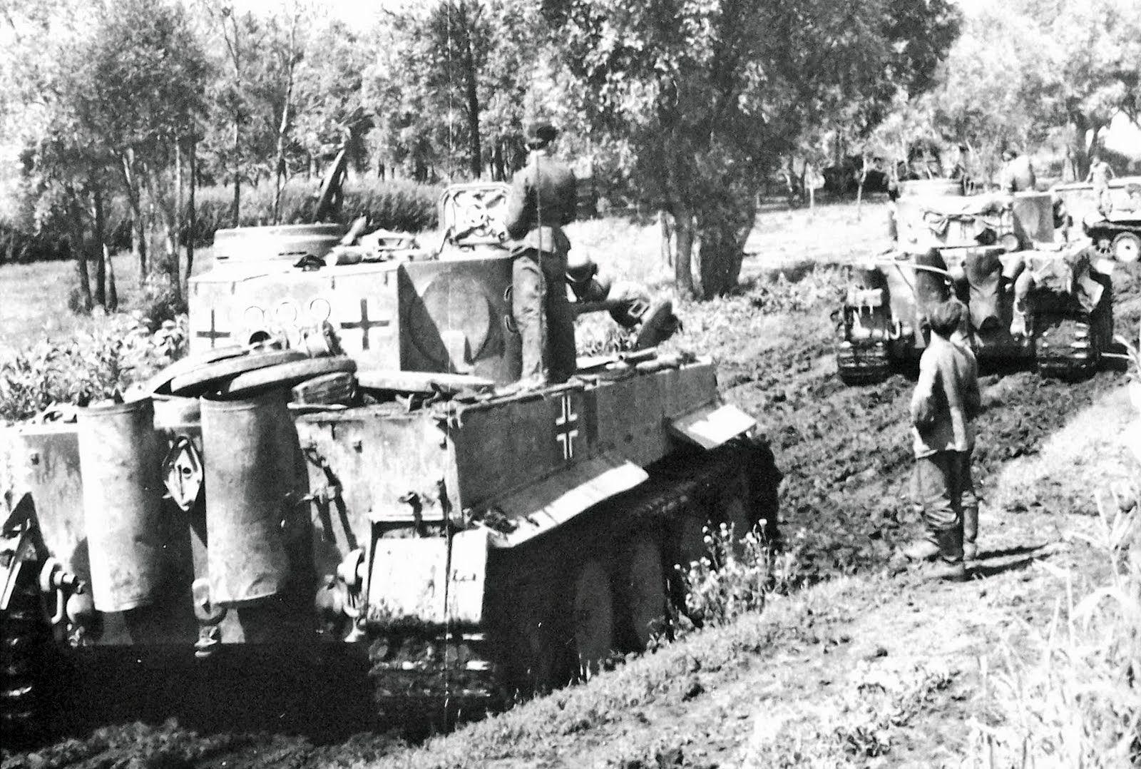 Тигр 1943 года. Танк тигр 503 танкового батальона. Танк тигр 332 SPZABT 503.