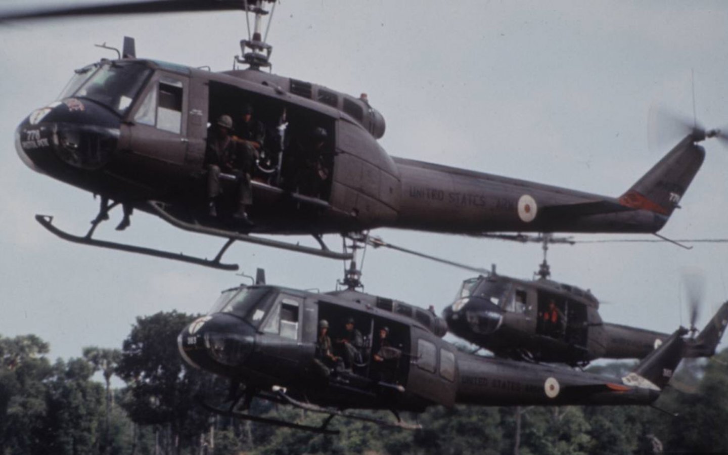 Американские вертолеты во вьетнаме название