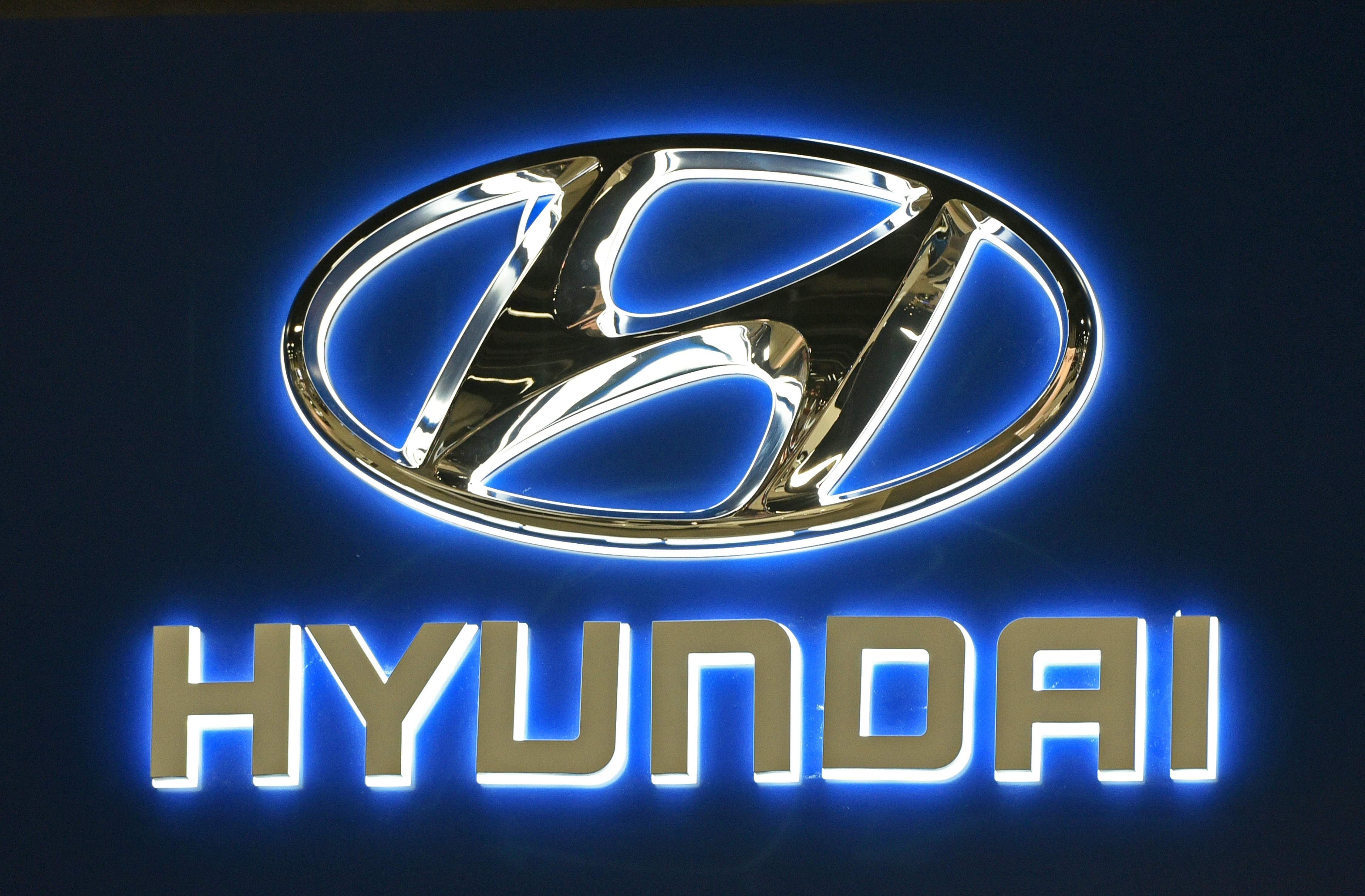 Логотип на заставку магнитолы. Значок Хендай ix35. Эмблема Хендай Санта Фе для автомагнитолы. Hyundai Solaris logo. Значок Хендай акцент.