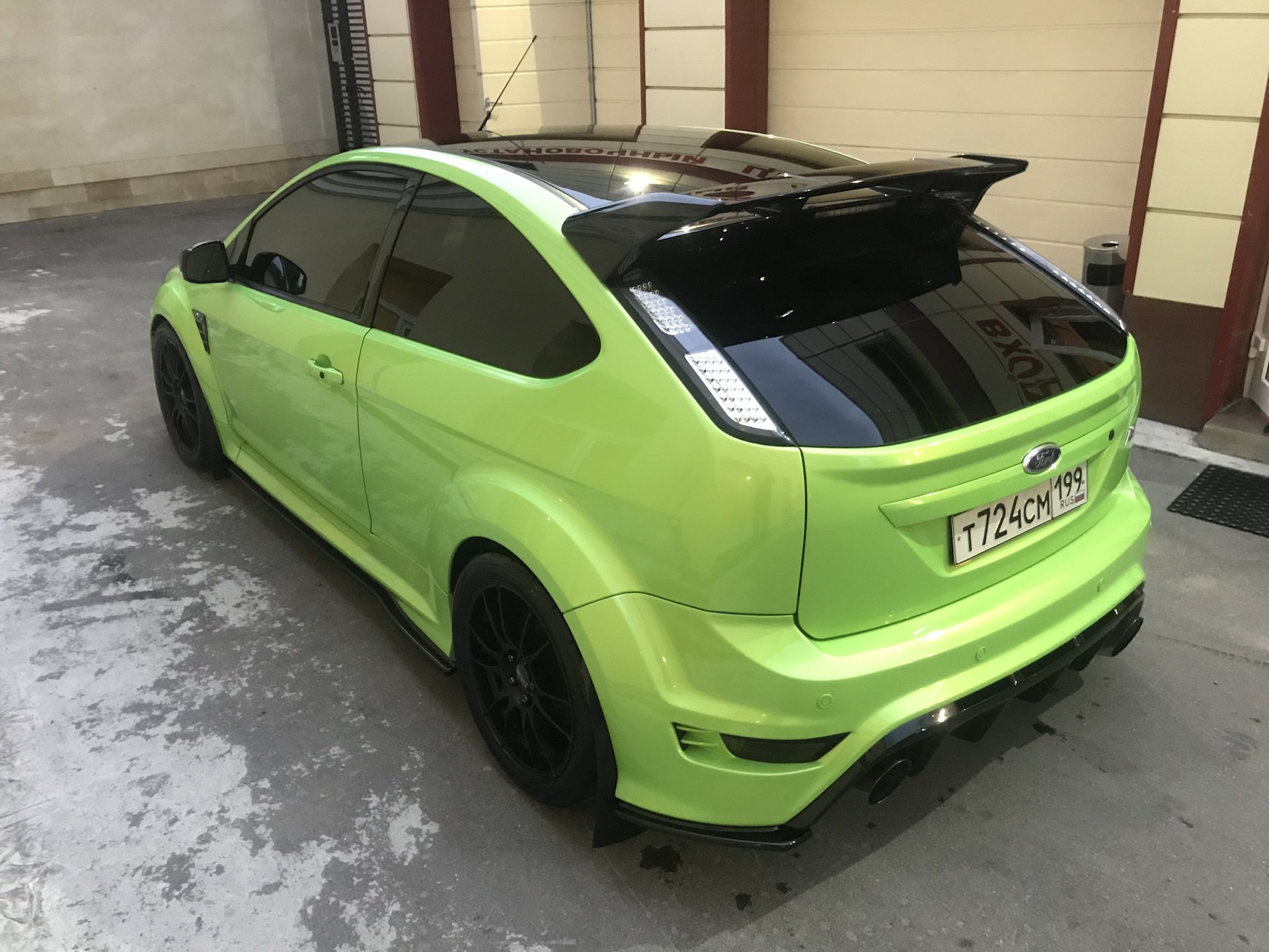 Tuning mode. Ford Focus 2 RS дорестайлинг. Ford Focus 2 RS Tuning. Ford Focus 2 Hatchback Tuning. Focus 2 RS бампер.