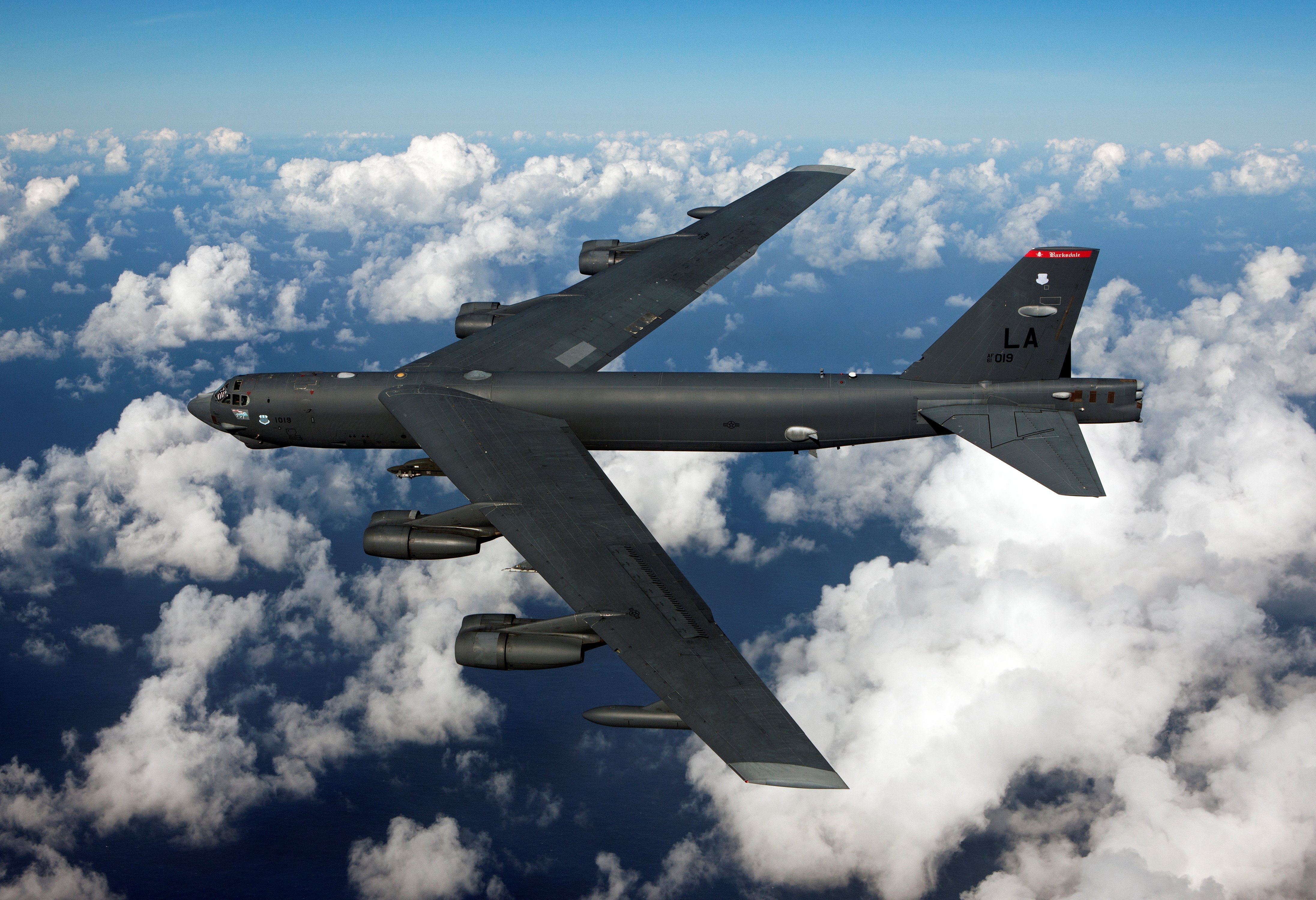 Картинка бомбардировщика. Boeing b-52 Stratofortress. B-52h ВВС США. США B-52h Stratofortress. В-52н ВВС США бомбардировщик.