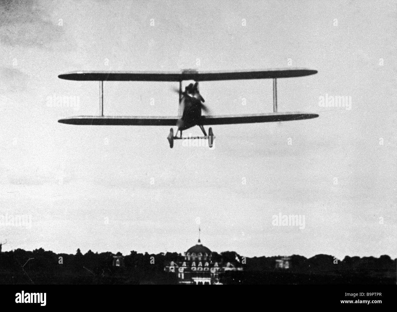 Первый самолет Яковлева АИР-1. АИР самолет биплан. 12 Мая 1927 поднялся в воздух самолёт АИР-1. Самолет АИР-3.