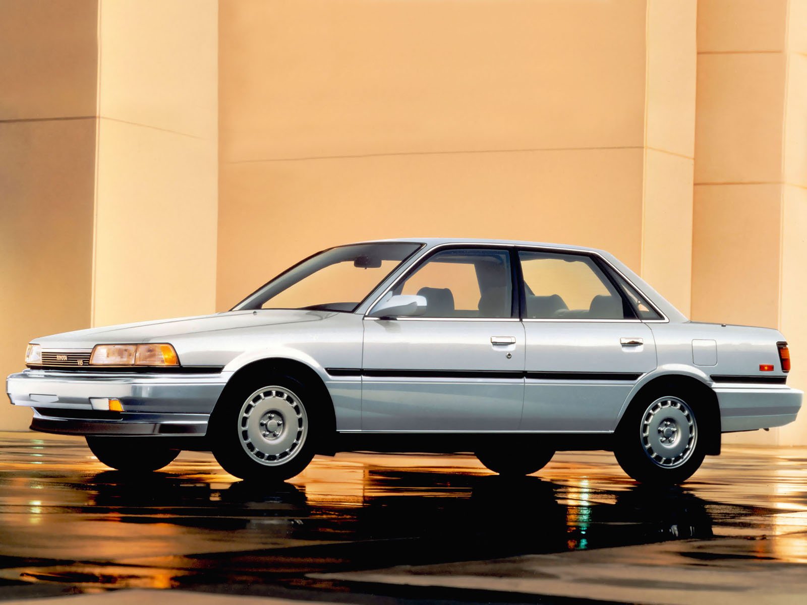 Машина 3 выпуск. Toyota Camry II (v20). Toyota Camry II (v20) 1986. Toyota Camry v20 1990. Toyota Camry v20 седан.