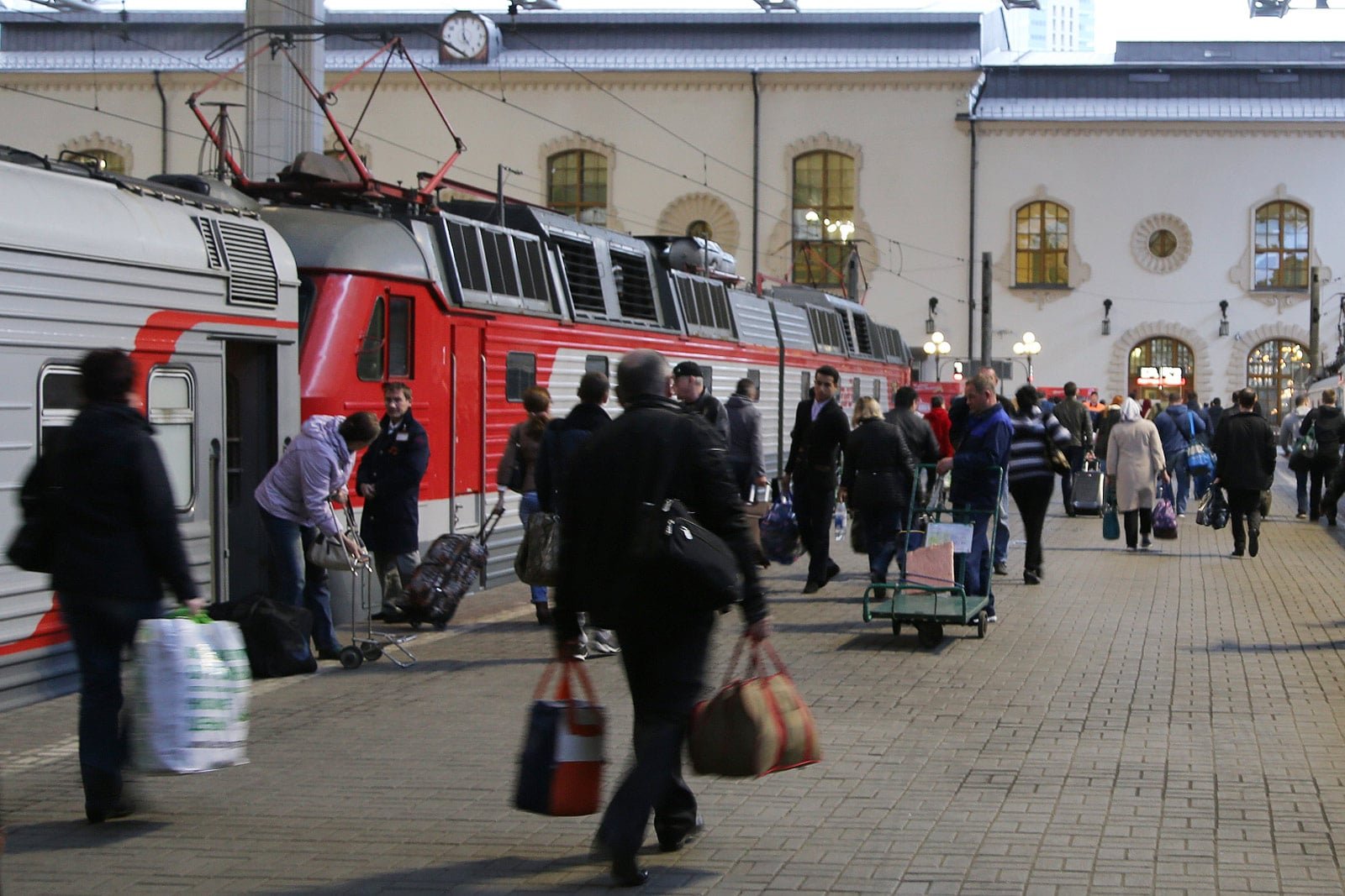 Казанский вокзал поезда дальнего