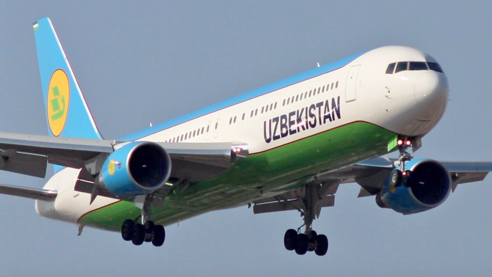 Узбекские линии. A330 Uzbekistan Airways. Боинг Дримлайнер 787 узбекские авиалинии. Боинг 737 Uzbekistan Airways. Uzbekistan Airways Боинг 747.