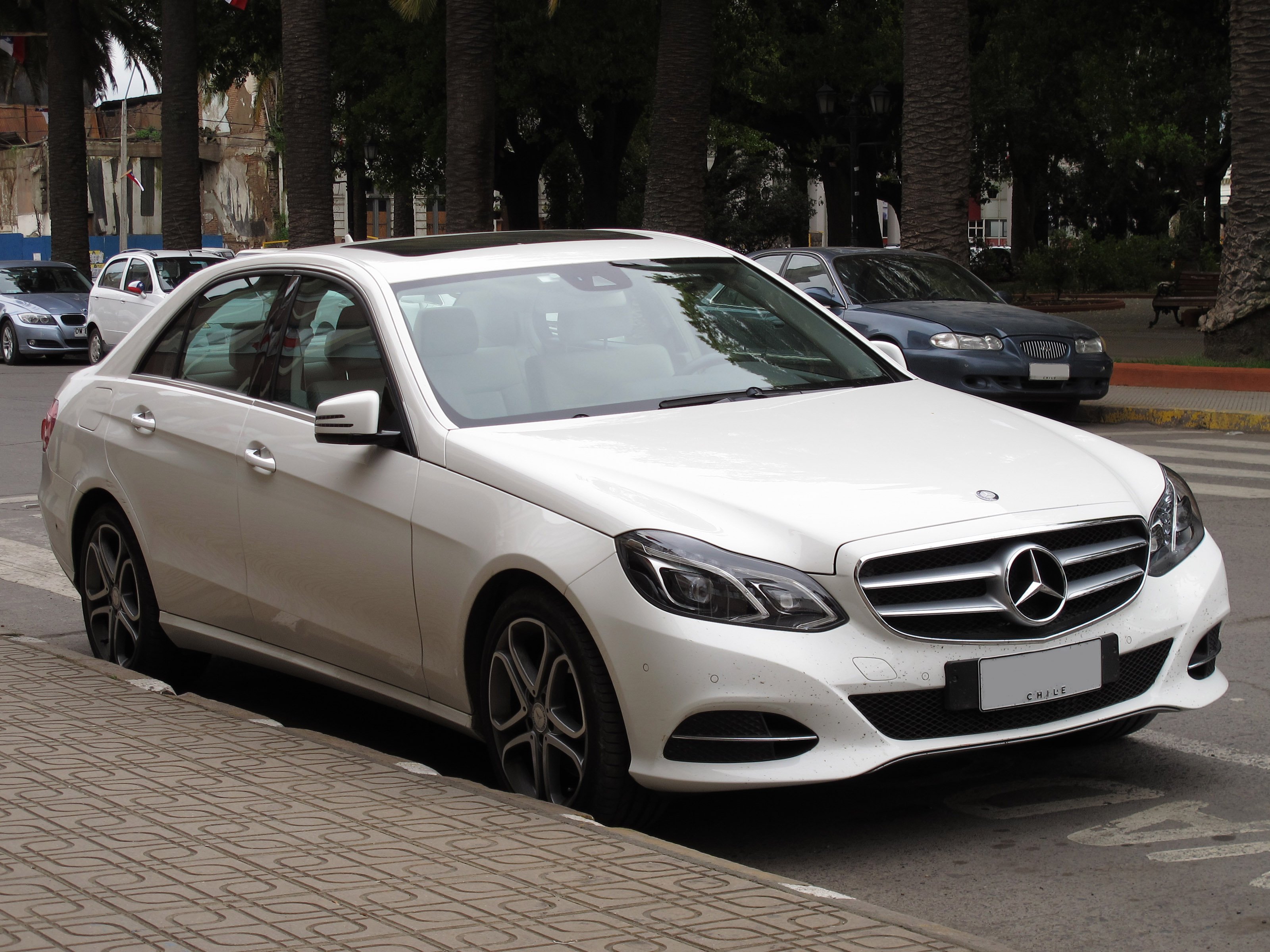 Mercedes e 220. Mercedes Benz e220 CDI. Mercedes Benz e220 CDI 2014. Mercedes Benz e class e220 CDI.