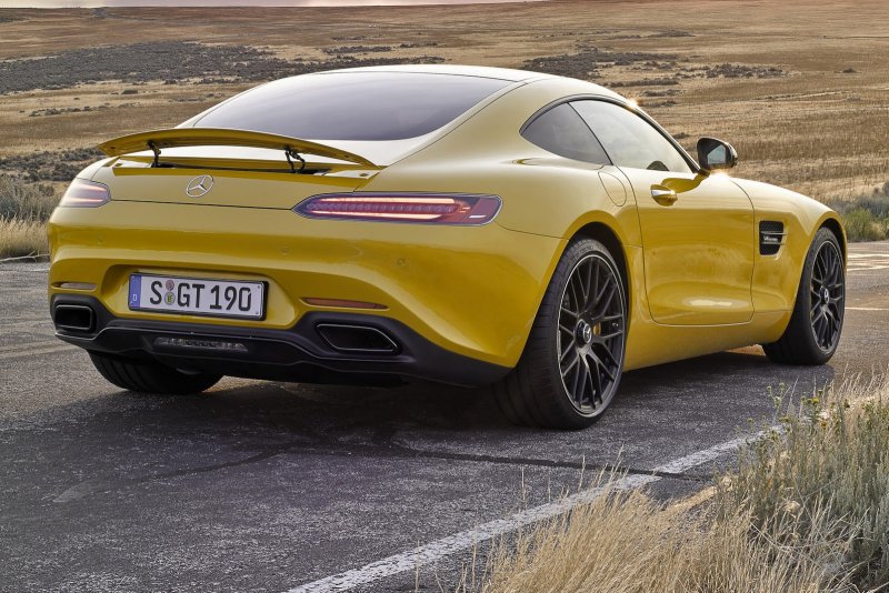 Mercedes Benz AMG gt 2015