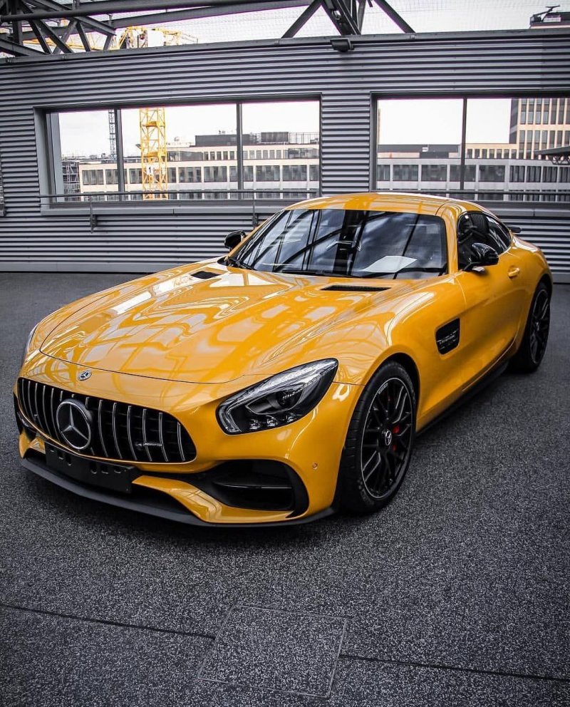 Mercedes AMG GTS