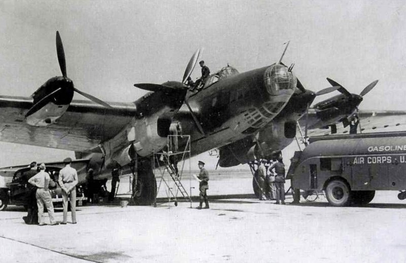 Пе-8 бомбардировщик