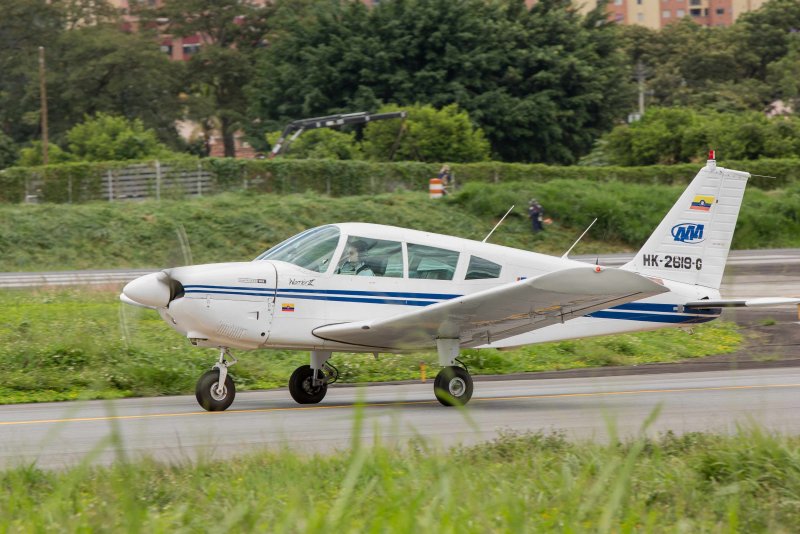 Самолет Piper Cherokee