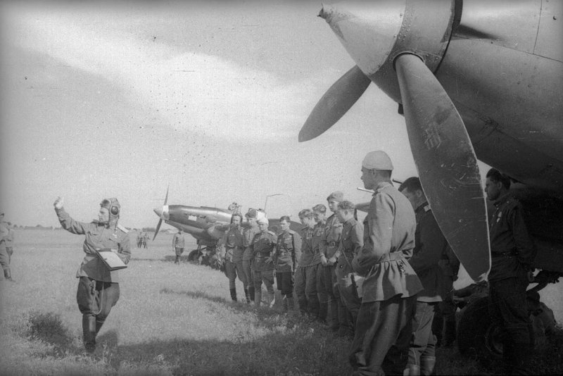Самолет-бомбардировщик Су-2 СССР