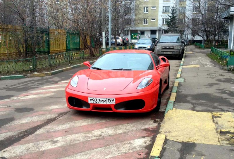 Феррари на улицах Москвы