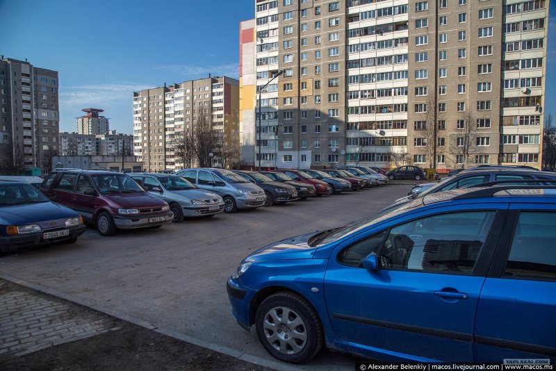 Парковка во дворе
