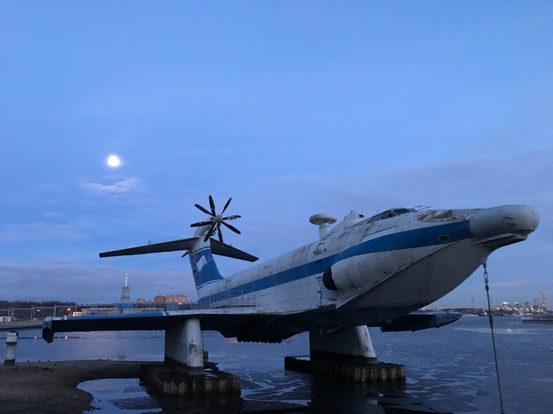 Лунь и орлёнок экраноплан