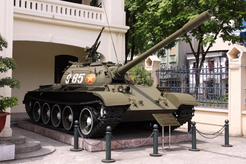 Средний танк т-54б