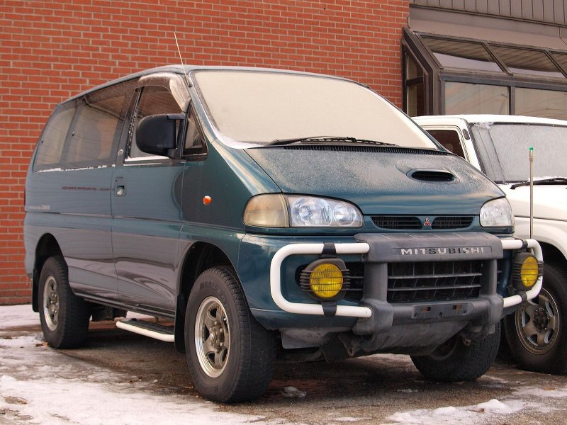 Mitsubishi Space Gear, 1997