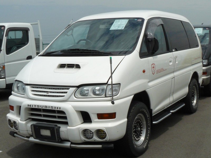 Mitsubishi Space Gear 1999