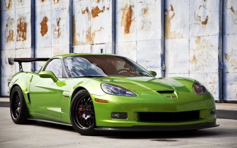 Chevrolet Corvette зелёный