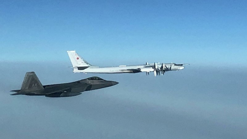 Стратегический бомбардировщик ту-160