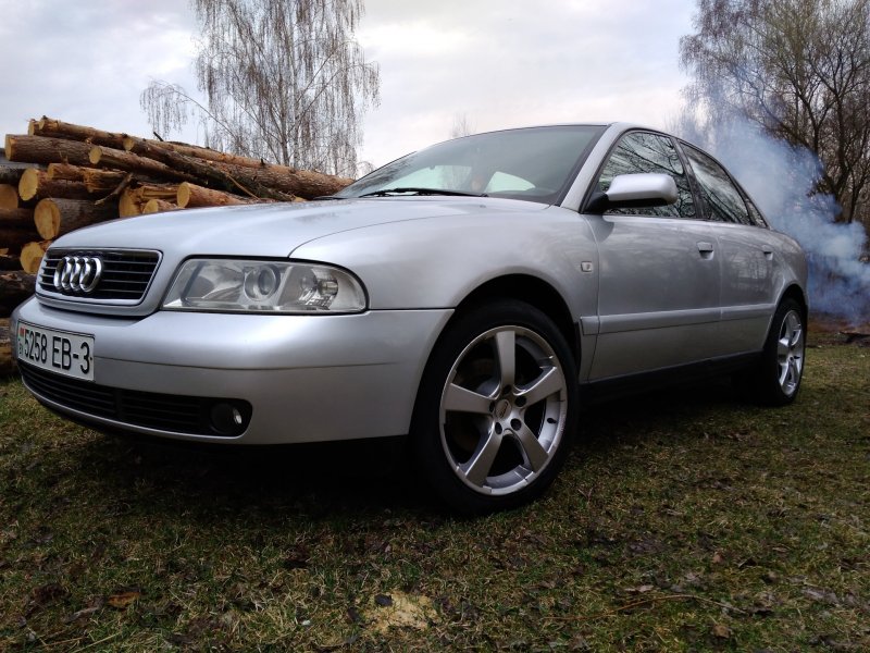 Audi a4 1999 год