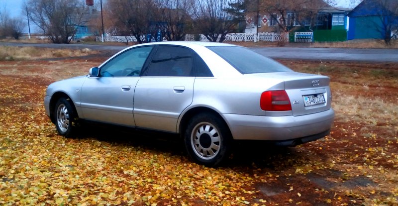 Audi a4 1999 серебристая