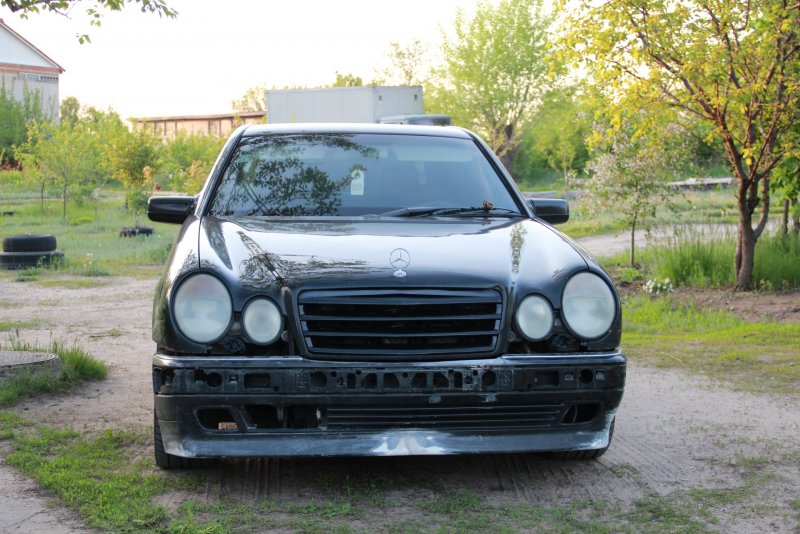 Mercedes Benz w210 e55