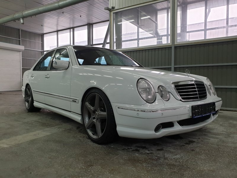 Mercedes Benz 210