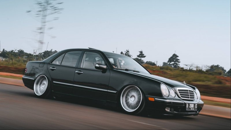 Мерседес Бенц w210