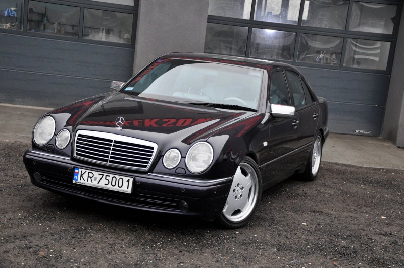 Mercedes-Benz w210