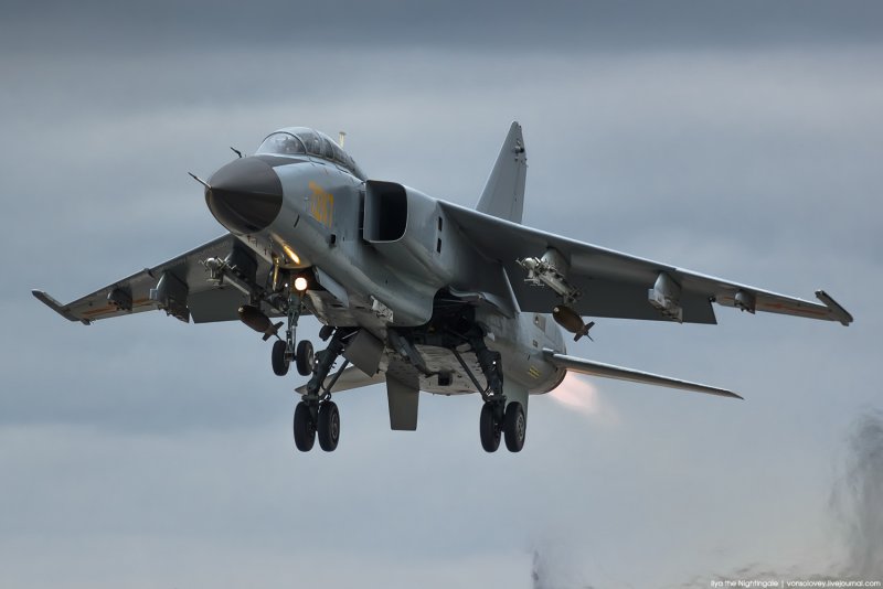 Xian JH-7a борт. № "20029 жёлтый"