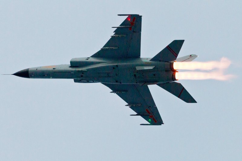 Истребитель-бомбардировщик JH-7b